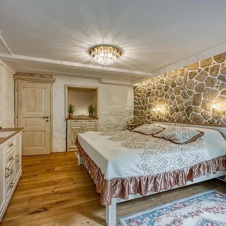 Apartment Royal Garden - Happy Skofja Loka
